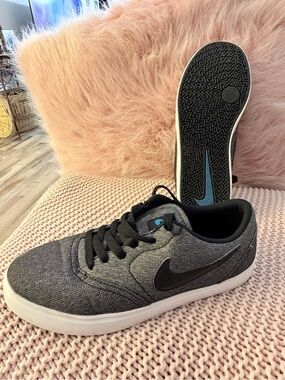 Nike SB Check Solarsoft Canvas Youth Size 7Y